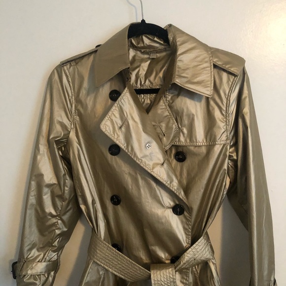 NWOT authentic Burberry trench coat - Picture 2 of 9